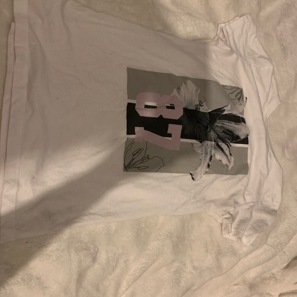 Graphic tee